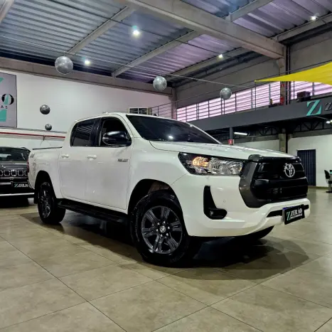 TOYOTA Hilux Caminhonete 2.8 16V 4P SR 4X4 DIESEL CABINE DUPLA AUTOM�TICO, Foto 1