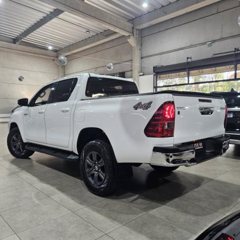 TOYOTA Hilux Caminhonete 2.8 16V 4P SR 4X4 DIESEL CABINE DUPLA AUTOM�TICO, Foto 6