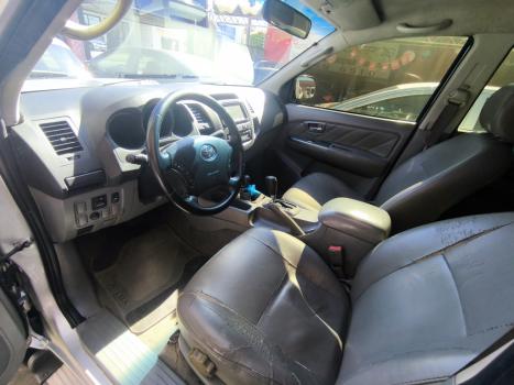 TOYOTA Hilux Caminhonete 3.0 4P 4X4 SRV TURBO DIESEL CABINE DUPLA AUTOM�TICO, Foto 3