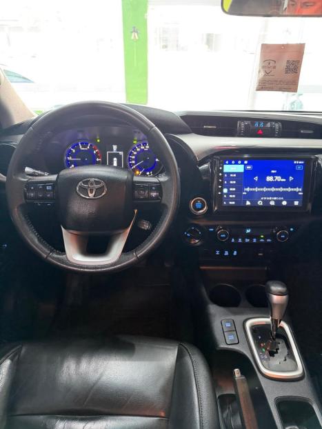 TOYOTA Hilux Caminhonete 2.8 16V 4P SRX DIESEL CABINE DUPLA, Foto 17