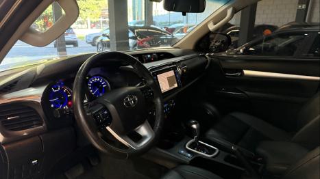 TOYOTA Hilux Caminhonete 2.8 16V SRV 4X4 DIESEL CABINE DUPLA AUTOM�TICO, Foto 18