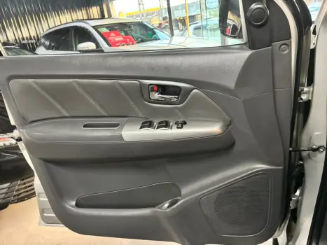 TOYOTA Hilux Caminhonete 3.0 16V 4P 4X4 SRV TURBO DIESEL CABINE DUPLA AUTOM�TICO, Foto 14