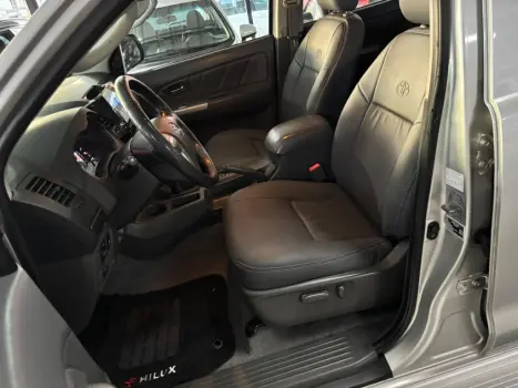 TOYOTA Hilux Caminhonete 3.0 16V 4P 4X4 SRV TURBO DIESEL CABINE DUPLA AUTOM�TICO, Foto 15