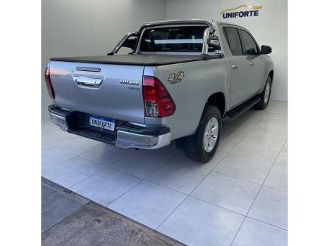 TOYOTA Hilux Caminhonete 2.8 16V SRV 4X4 DIESEL CABINE DUPLA AUTOM�TICO, Foto 4