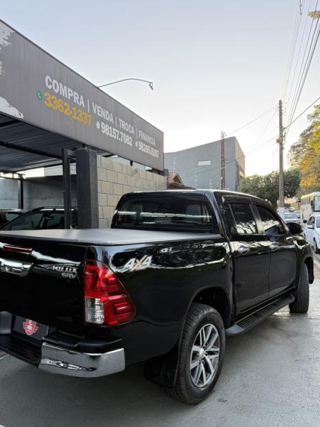 TOYOTA Hilux Caminhonete 2.8 16V SRV 4X4 DIESEL CABINE DUPLA AUTOM�TICO, Foto 3