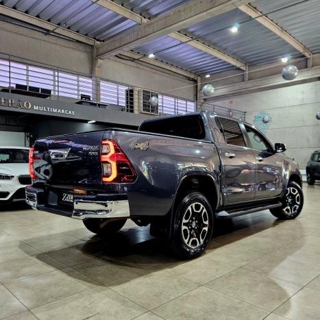 TOYOTA Hilux Caminhonete 2.8 16V SRX 4X4 DIESEL CABINE DUPLA AUTOM�TICO, Foto 4