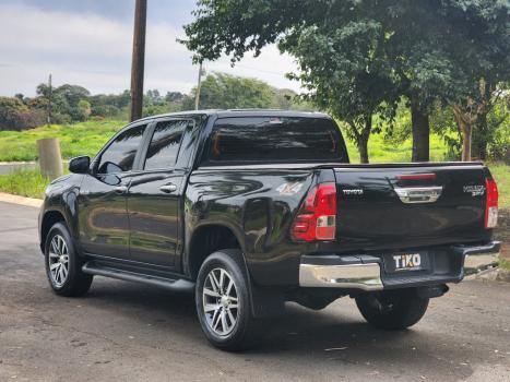 TOYOTA Hilux Caminhonete 2.8 16V SRX 4X4 DIESEL CABINE DUPLA AUTOM�TICO, Foto 3