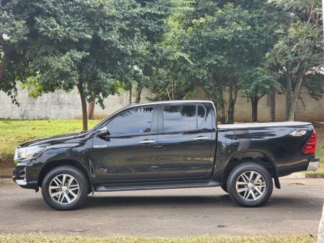 TOYOTA Hilux Caminhonete 2.8 16V SRX 4X4 DIESEL CABINE DUPLA AUTOM�TICO, Foto 4