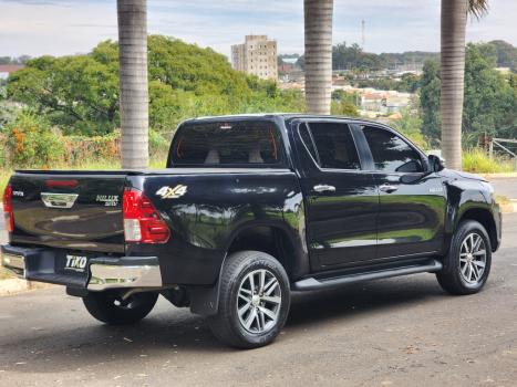 TOYOTA Hilux Caminhonete 2.8 16V SRX 4X4 DIESEL CABINE DUPLA AUTOM�TICO, Foto 5