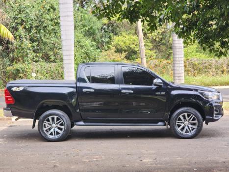 TOYOTA Hilux Caminhonete 2.8 16V SRX 4X4 DIESEL CABINE DUPLA AUTOM�TICO, Foto 6