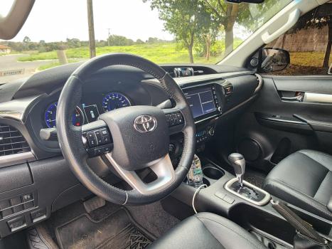 TOYOTA Hilux Caminhonete 2.8 16V SRX 4X4 DIESEL CABINE DUPLA AUTOM�TICO, Foto 9