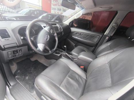 TOYOTA Hilux Caminhonete 2.7 16V 4P SRV FLEX 4X4  CABINE DUPLA AUTOM�TICO, Foto 3