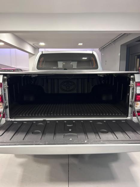 TOYOTA Hilux Caminhonete 2.8 16V SRX 4X4 TURBO DIESEL CABINE DUPLA AUTOM�TICO, Foto 9