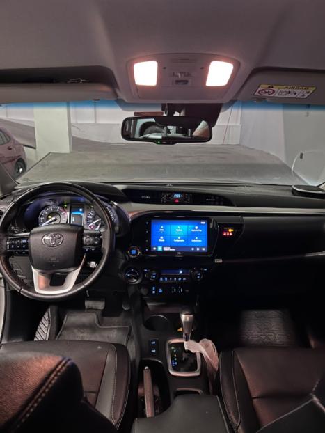 TOYOTA Hilux Caminhonete 2.8 16V SRX 4X4 TURBO DIESEL CABINE DUPLA AUTOM�TICO, Foto 16