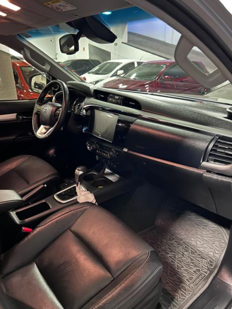 TOYOTA Hilux Caminhonete 2.8 16V SRX 4X4 TURBO DIESEL CABINE DUPLA AUTOM�TICO, Foto 17