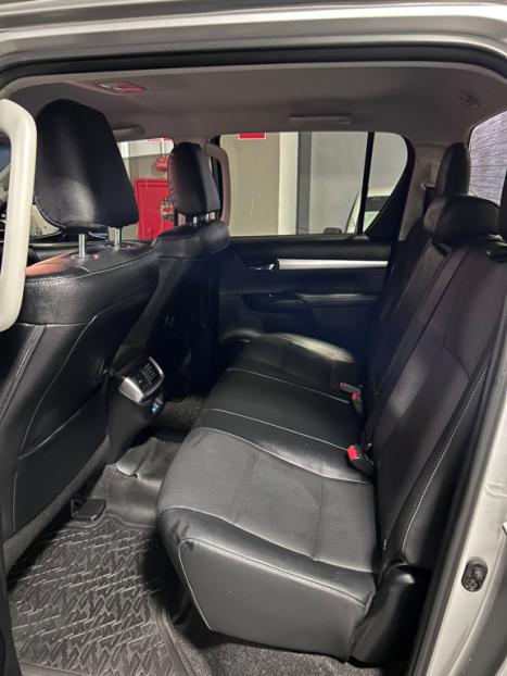 TOYOTA Hilux Caminhonete 2.8 16V SRX 4X4 TURBO DIESEL CABINE DUPLA AUTOM�TICO, Foto 19