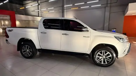 TOYOTA Hilux Caminhonete 2.8 16V SRX 4X4 TURBO DIESEL CABINE DUPLA AUTOM�TICO, Foto 2