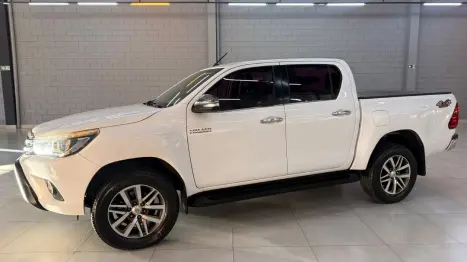 TOYOTA Hilux Caminhonete 2.8 16V SRX 4X4 TURBO DIESEL CABINE DUPLA AUTOM�TICO, Foto 8