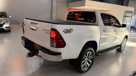 TOYOTA Hilux Caminhonete 2.8 16V SRX 4X4 TURBO DIESEL CABINE DUPLA AUTOM�TICO, Foto 15