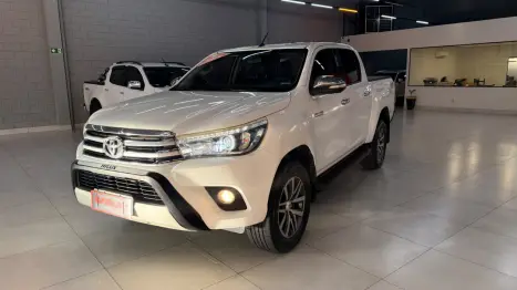 TOYOTA Hilux Caminhonete 2.8 16V SRX 4X4 TURBO DIESEL CABINE DUPLA AUTOM�TICO, Foto 19