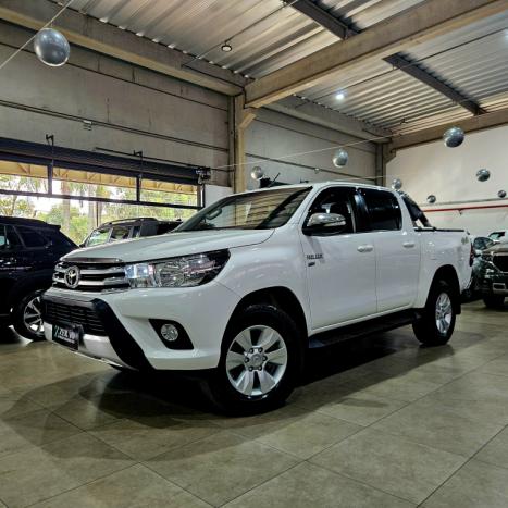 TOYOTA Hilux Caminhonete 2.7 16V 4P SRV FLEX 4X4  CABINE DUPLA AUTOM�TICO, Foto 3