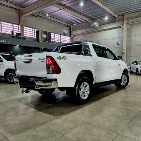 TOYOTA Hilux Caminhonete 2.7 16V 4P SRV FLEX 4X4  CABINE DUPLA AUTOM�TICO, Foto 4