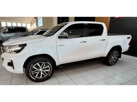 TOYOTA Hilux Caminhonete 2.8 16V SRV 4X4 DIESEL CABINE DUPLA AUTOMÁTICO, Foto 4