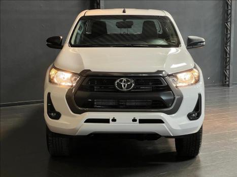 TOYOTA Hilux Caminhonete 2.8 16V 4P SR 4X4 DIESEL CABINE DUPLA AUTOMÁTICO, Foto 2
