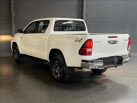 TOYOTA Hilux Caminhonete 2.8 16V 4P SR 4X4 DIESEL CABINE DUPLA AUTOMÁTICO, Foto 4
