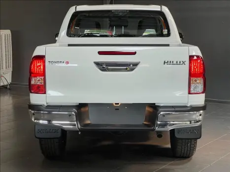 TOYOTA Hilux Caminhonete 2.8 16V 4P SR 4X4 DIESEL CABINE DUPLA AUTOMÁTICO, Foto 5