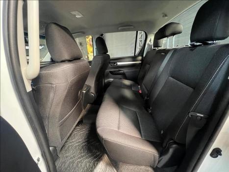 TOYOTA Hilux Caminhonete 2.8 16V 4P SR 4X4 DIESEL CABINE DUPLA AUTOMÁTICO, Foto 8