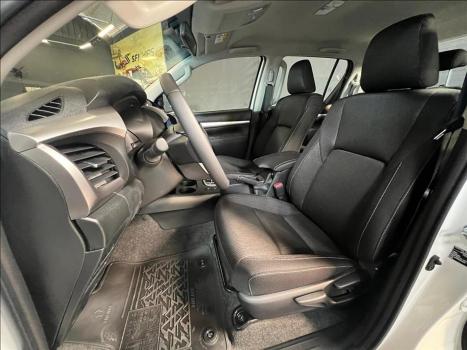 TOYOTA Hilux Caminhonete 2.8 16V 4P SR 4X4 DIESEL CABINE DUPLA AUTOMÁTICO, Foto 13