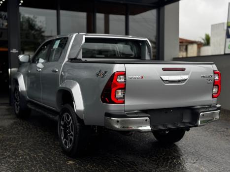 TOYOTA Hilux Caminhonete 2.8 16V SRX PLUS 4X4 TURBO DIESEL CABINE DUPLA AUTOMÁTICO, Foto 6