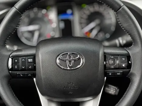 TOYOTA Hilux Caminhonete 2.8 16V SRX PLUS 4X4 TURBO DIESEL CABINE DUPLA AUTOMÁTICO, Foto 14