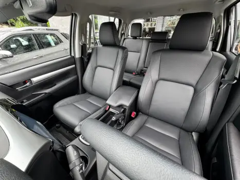 TOYOTA Hilux Caminhonete 2.8 16V SRX PLUS 4X4 TURBO DIESEL CABINE DUPLA AUTOMÁTICO, Foto 17