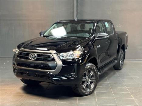 TOYOTA Hilux Caminhonete 2.8 16V 4P SR 4X4 DIESEL CABINE DUPLA AUTOMÁTICO, Foto 1
