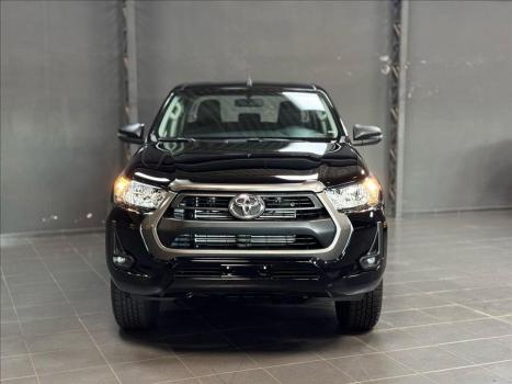 TOYOTA Hilux Caminhonete 2.8 16V 4P SR 4X4 DIESEL CABINE DUPLA AUTOMÁTICO, Foto 4