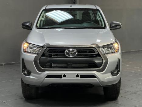 TOYOTA Hilux Caminhonete 2.8 16V 4P SR 4X4 DIESEL CABINE DUPLA AUTOMÁTICO, Foto 2