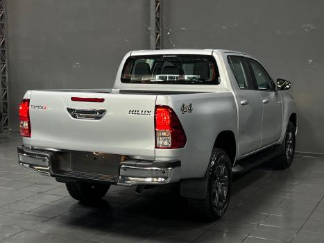 TOYOTA Hilux Caminhonete 2.8 16V 4P SR 4X4 DIESEL CABINE DUPLA AUTOMÁTICO, Foto 7