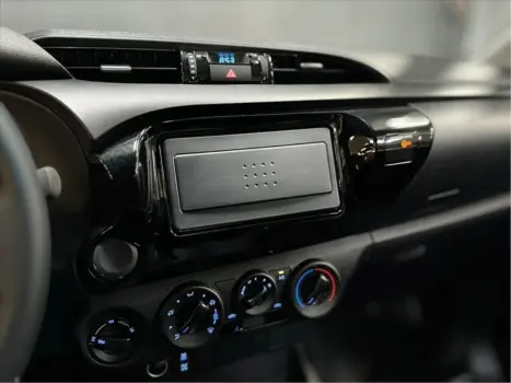 TOYOTA Hilux Caminhonete 2.8 4X4 DIESEL CABINE SIMPLES, Foto 13