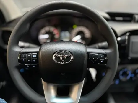 TOYOTA Hilux Caminhonete 2.8 4X4 DIESEL CABINE SIMPLES, Foto 17