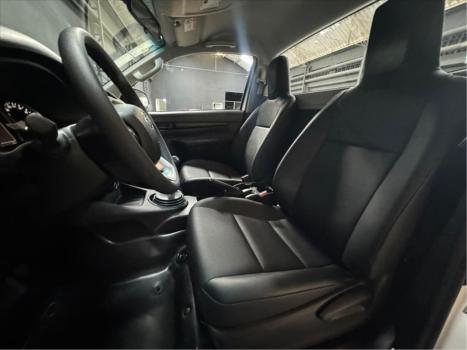 TOYOTA Hilux Caminhonete 2.8 4X4 DIESEL CABINE SIMPLES, Foto 14