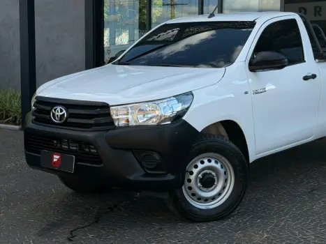 TOYOTA Hilux Caminhonete 2.8 4X4 DIESEL CABINE SIMPLES, Foto 2