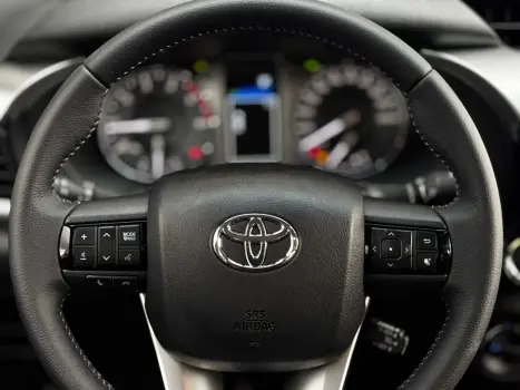 TOYOTA Hilux Caminhonete 2.8 16V SRV 4X4 DIESEL CABINE DUPLA AUTOMÁTICO, Foto 14