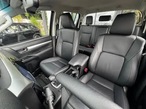 TOYOTA Hilux Caminhonete 2.8 16V SRV 4X4 DIESEL CABINE DUPLA AUTOMÁTICO, Foto 17