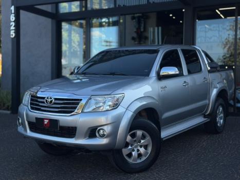 TOYOTA Hilux Caminhonete 2.7 16V 4P SRV FLEX CABINE DUPLA AUTOMÁTICO, Foto 1