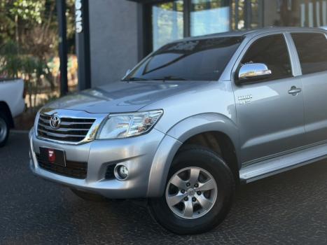 TOYOTA Hilux Caminhonete 2.7 16V 4P SRV FLEX CABINE DUPLA AUTOMÁTICO, Foto 2