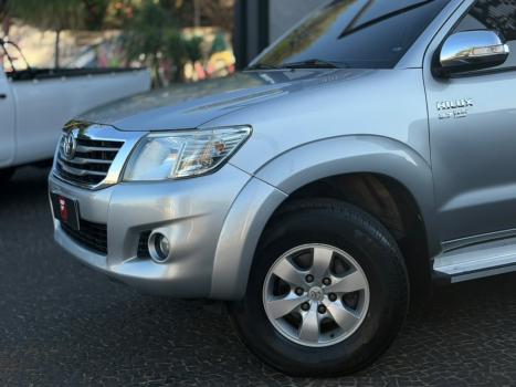 TOYOTA Hilux Caminhonete 2.7 16V 4P SRV FLEX CABINE DUPLA AUTOMÁTICO, Foto 3