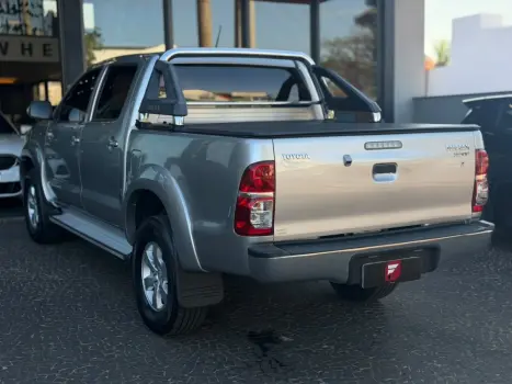 TOYOTA Hilux Caminhonete 2.7 16V 4P SRV FLEX CABINE DUPLA AUTOMÁTICO, Foto 10
