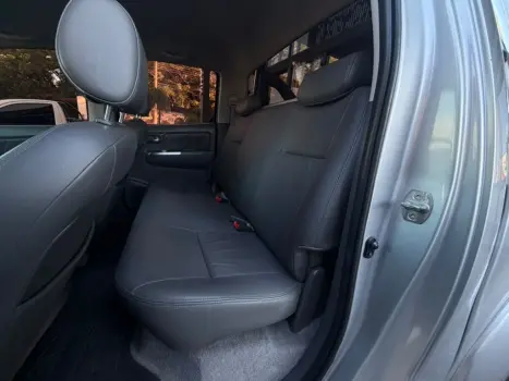 TOYOTA Hilux Caminhonete 2.7 16V 4P SRV FLEX CABINE DUPLA AUTOMÁTICO, Foto 12